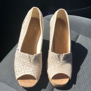 Barely Worn Toms Peep-toe Wedge